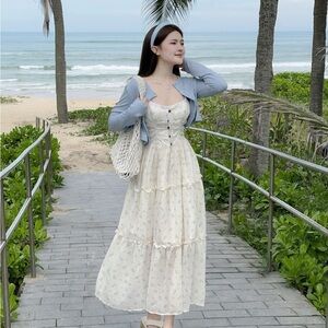 Chic Cream Floral Midi Dress